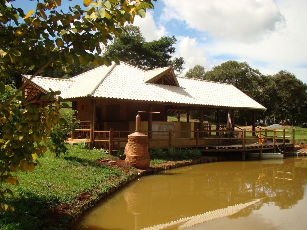Rancho Js Pousada E Alambique 兰巴里 外观 照片